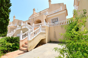 3 bedroom Villa te koop in Villamartin