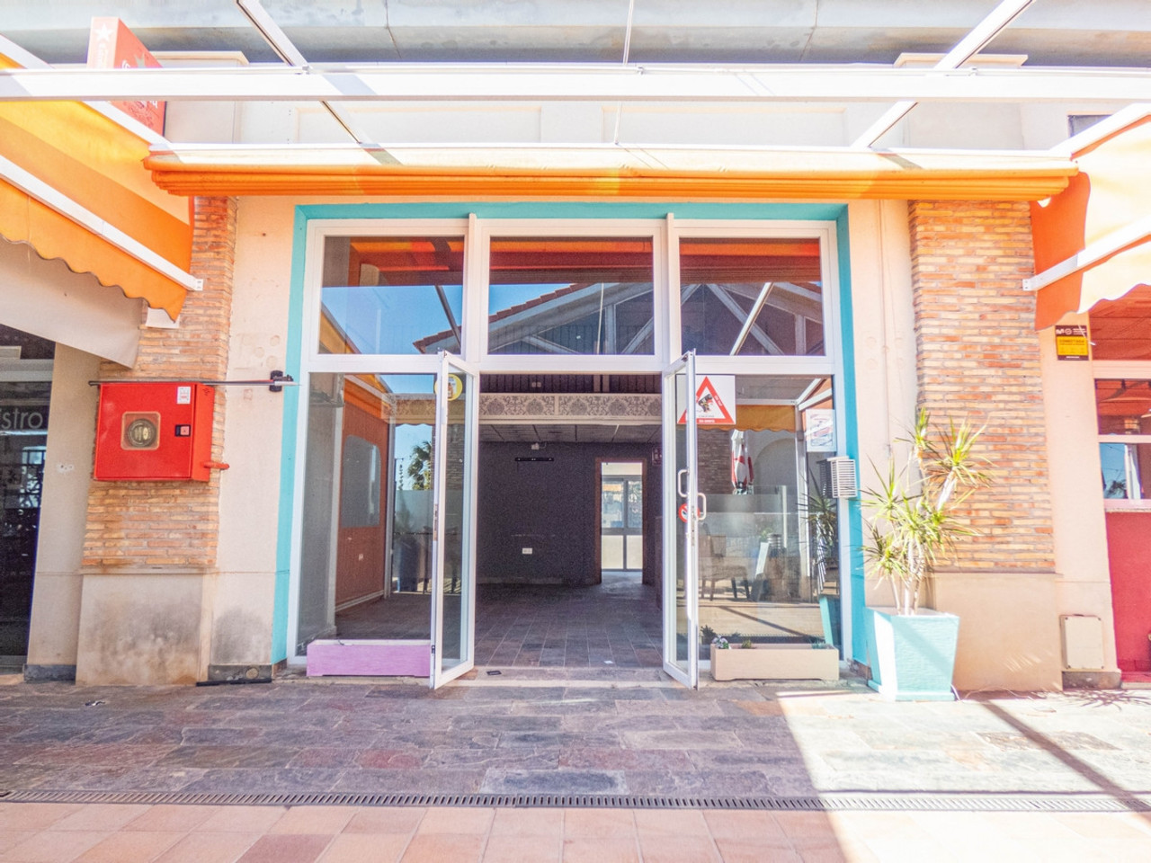 Commercial for sale in Algorfa