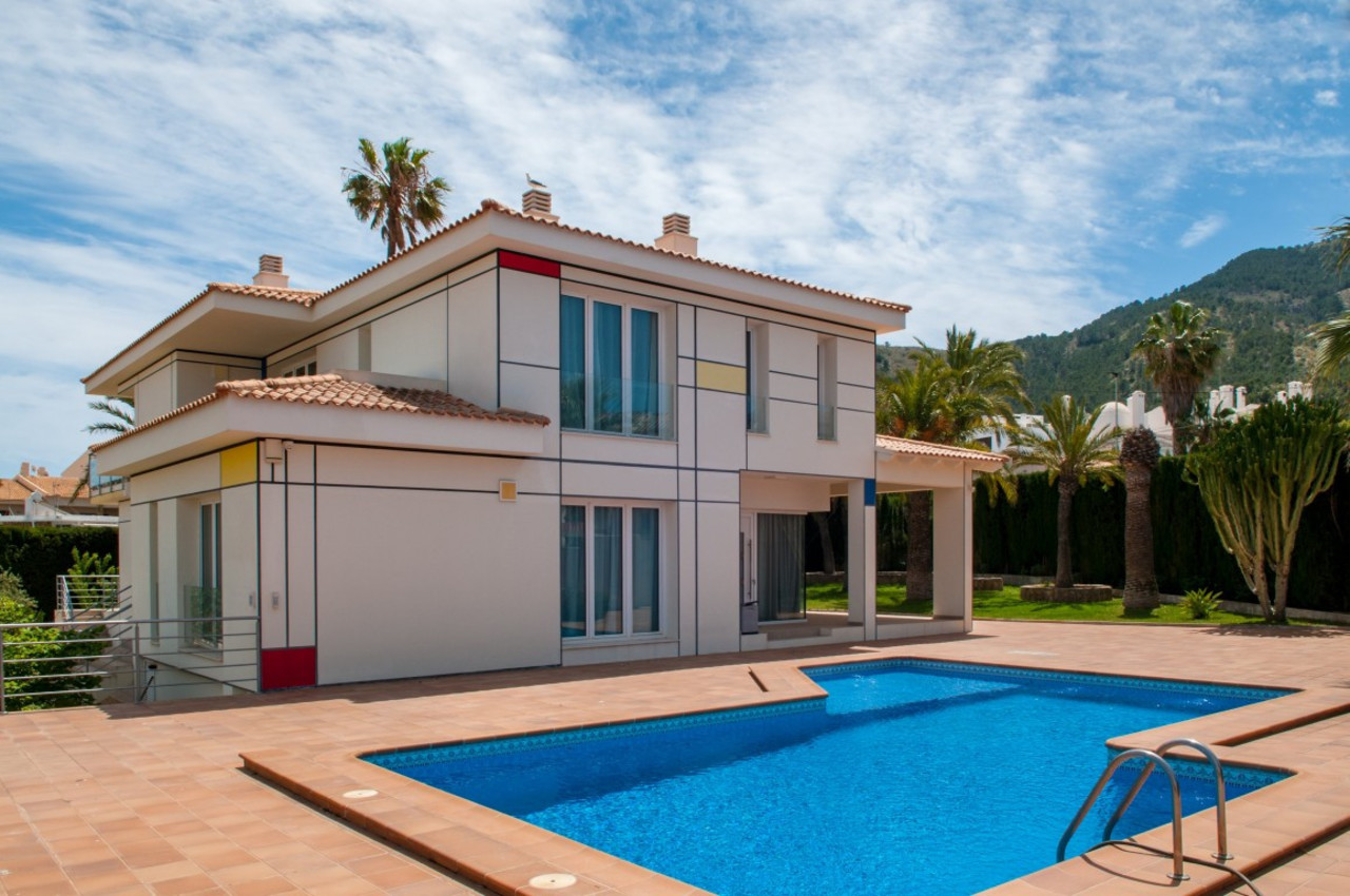 6 bedroom Villa for sale in Albir