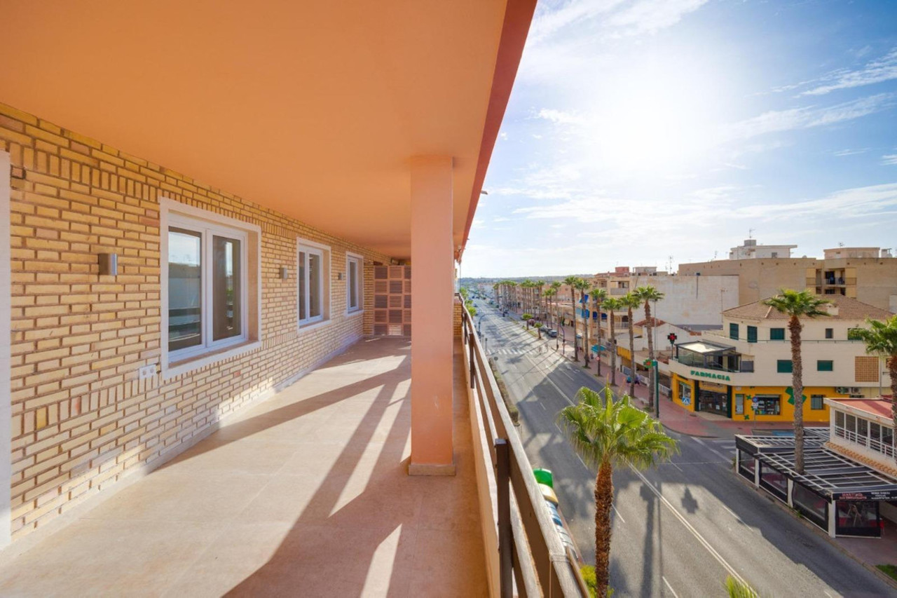 3 bedroom Apartment for sale in Torrevieja
