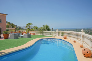 5 bedroom Villa te koop in Pedreguer