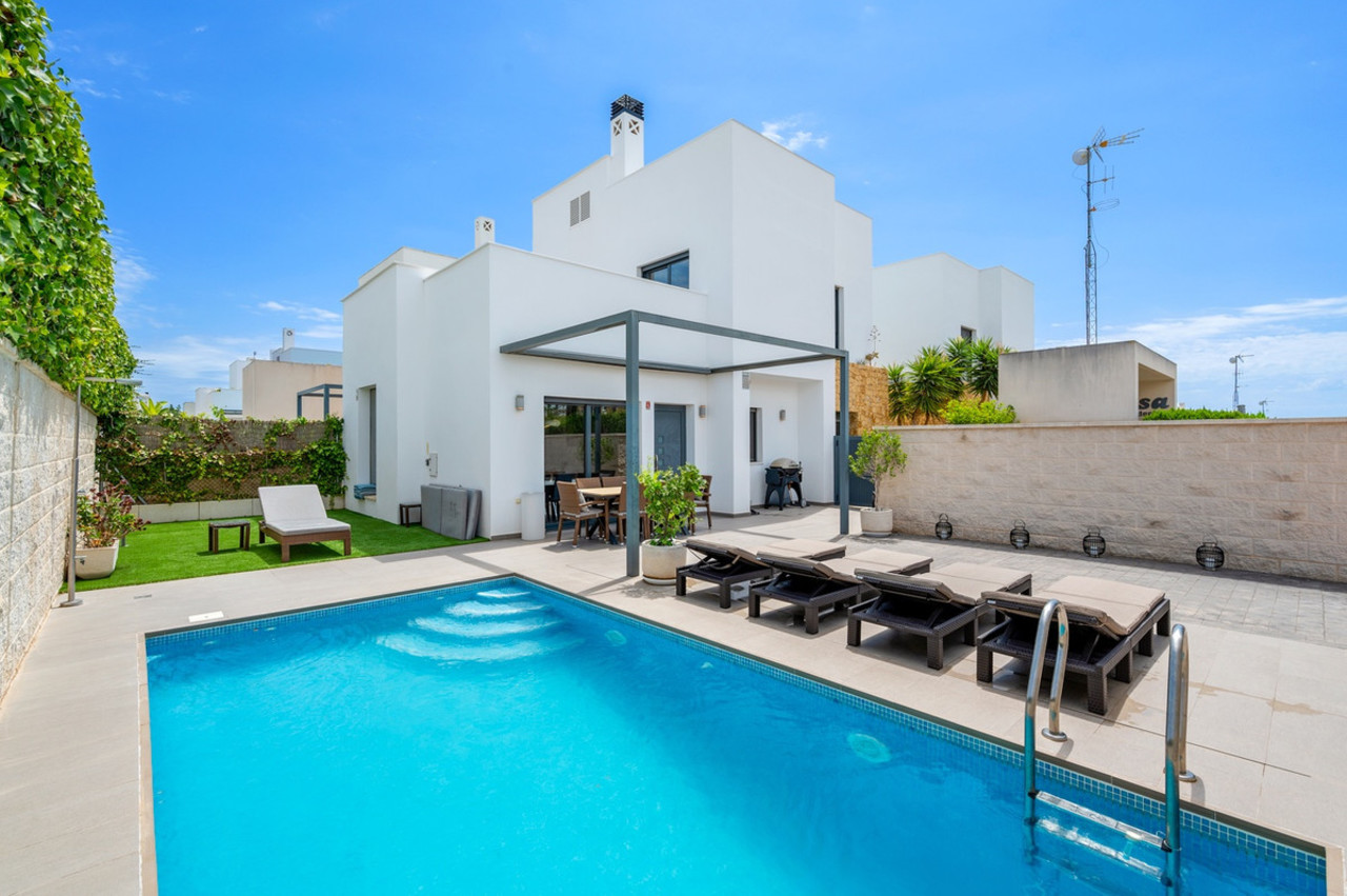 3 bedroom Villa for sale in Rojales