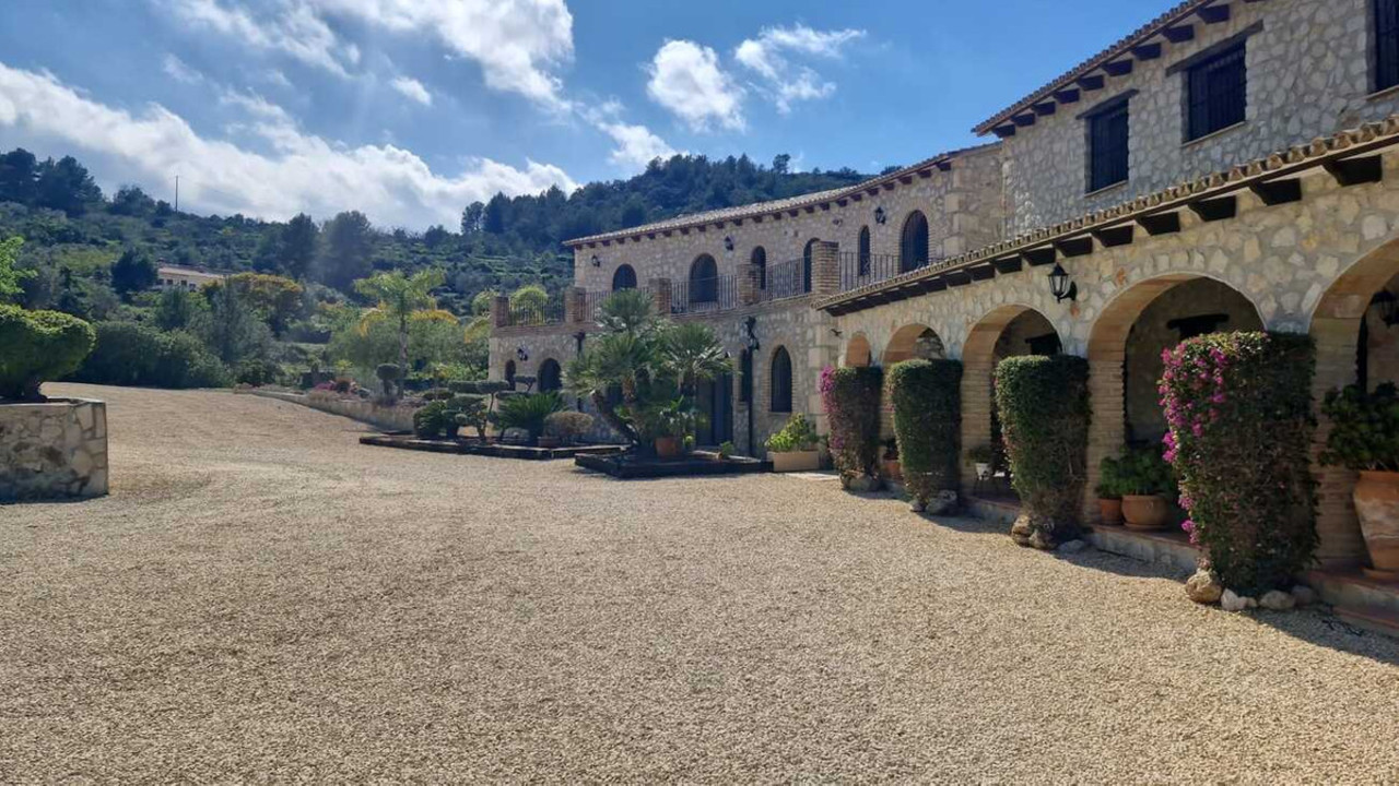 14 bedroom Commercial à vendre à Lliber