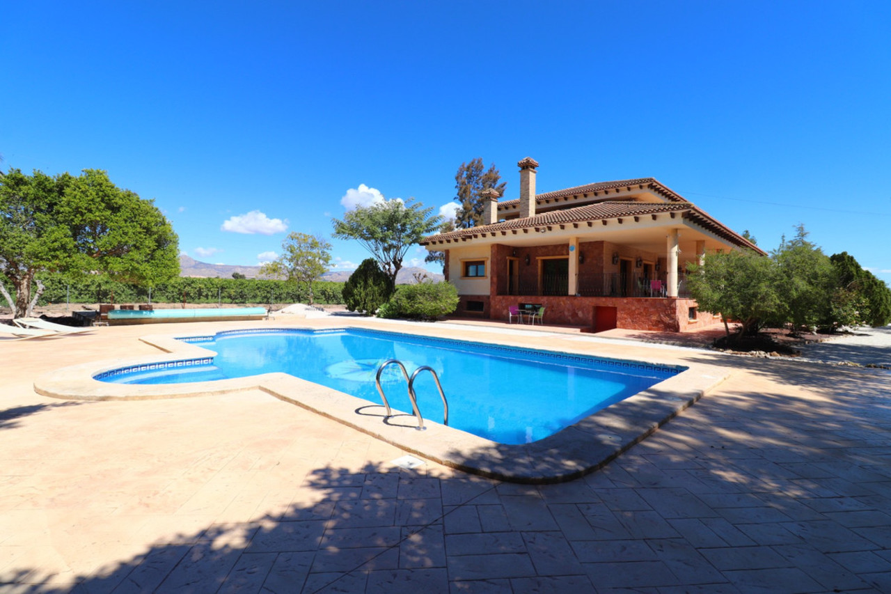 6 bedroom Villa te koop in Callosa de Segura