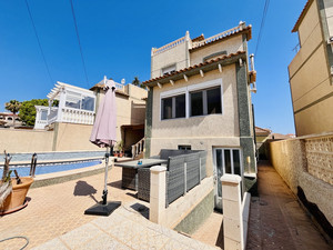 4 bedroom Villa te koop in Villamartin