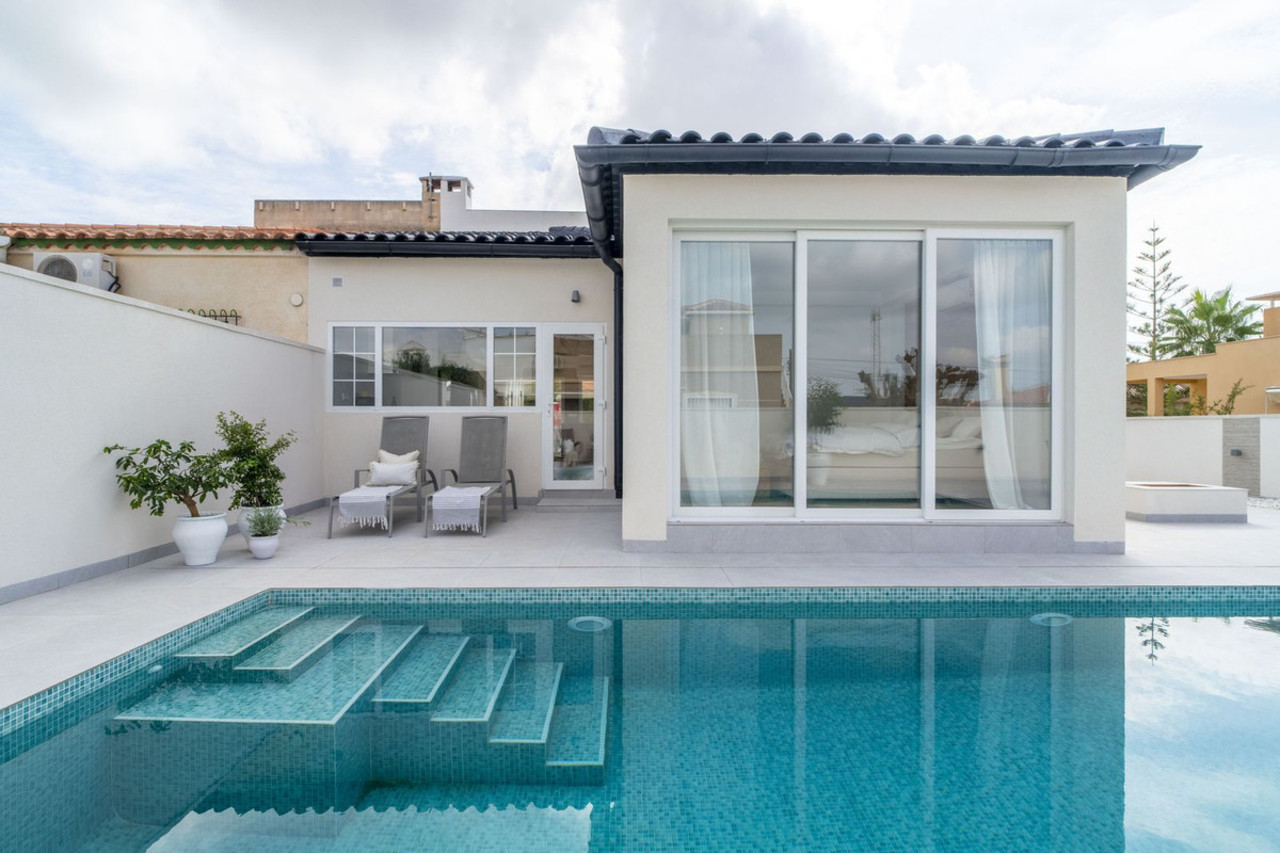 3 bedroom Villa for sale in La Siesta