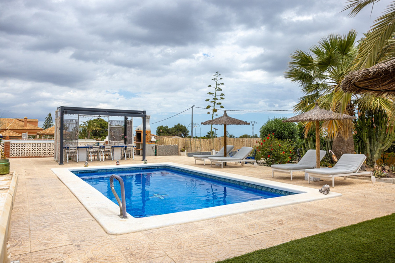 5 bedroom Villa à vendre à Albatera