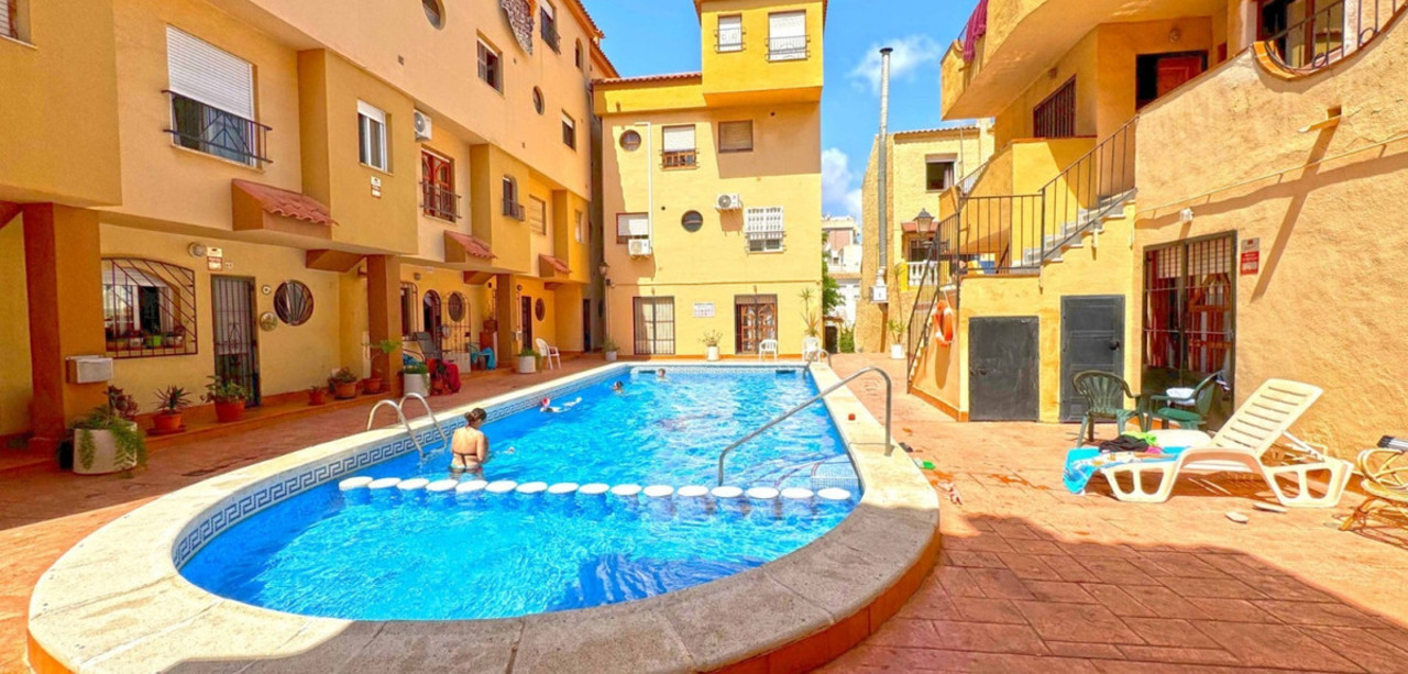 2 bedroom Apartamento se vende en Torrevieja