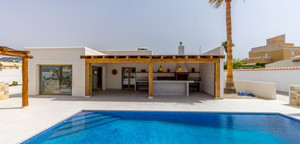 4 bedroom Villa te koop in Torrevieja