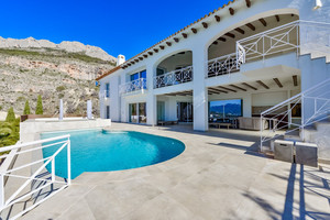 8 bedroom Villa for sale in Altea