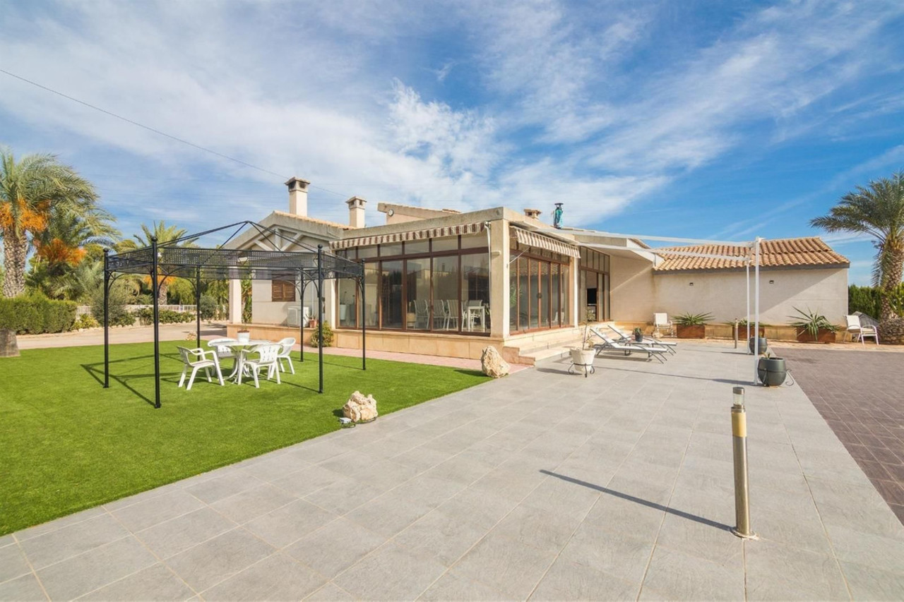 5 bedroom Villa te koop in Elche