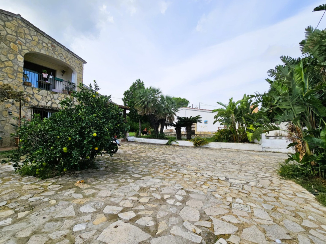 6 bedroom Villa for sale in Denia