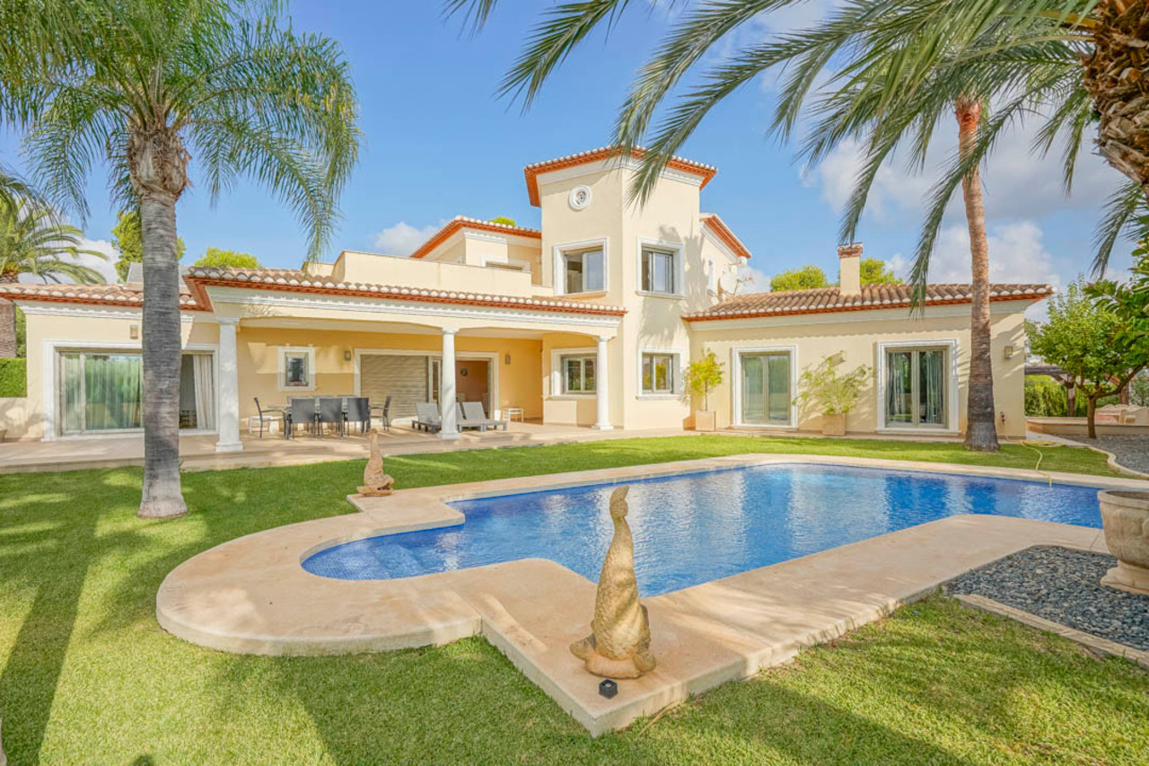 4 schlafzimmer Villa 
zum verkauf in Benissa 