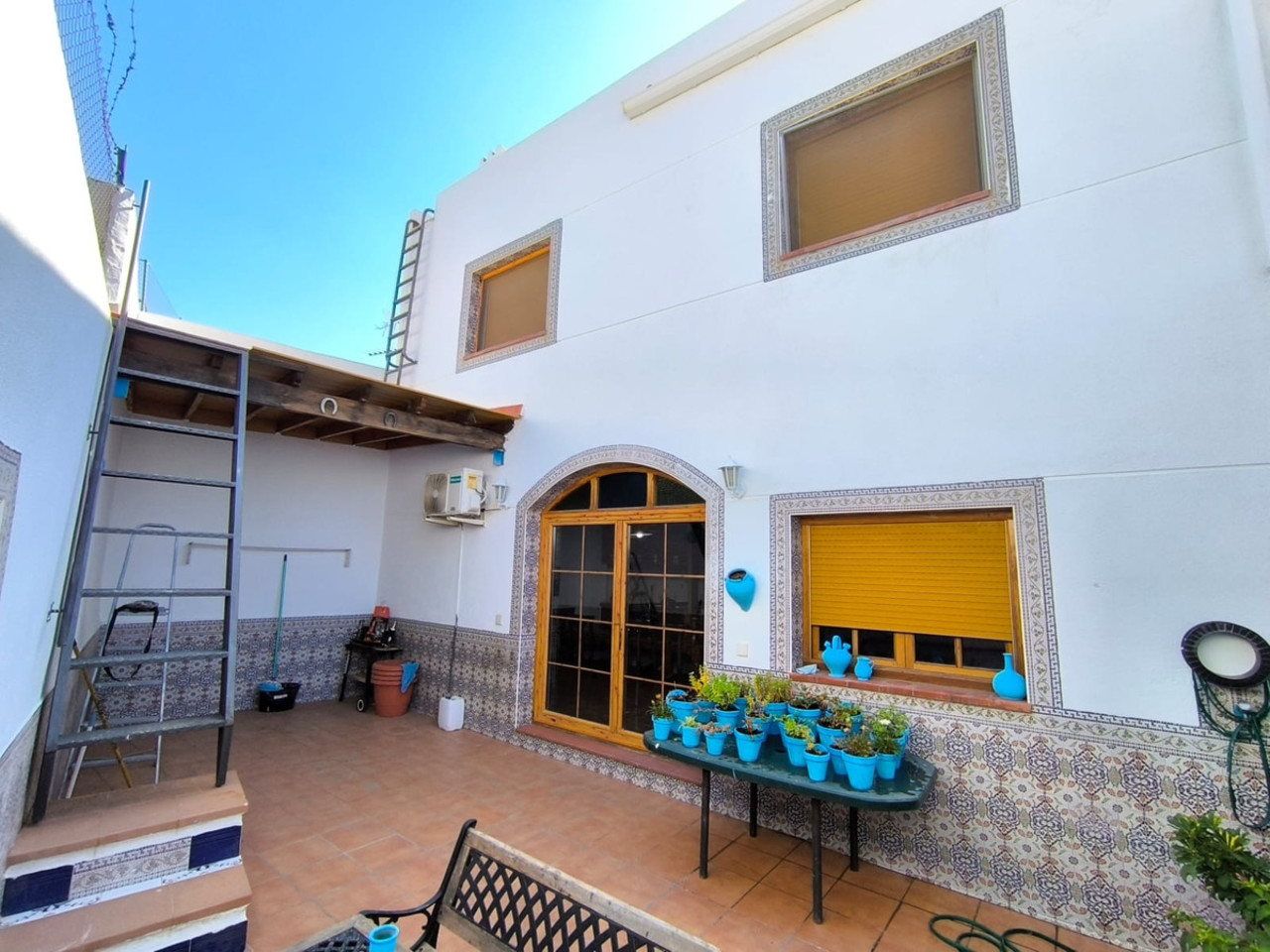 5 bedroom Villa te koop in Sax
