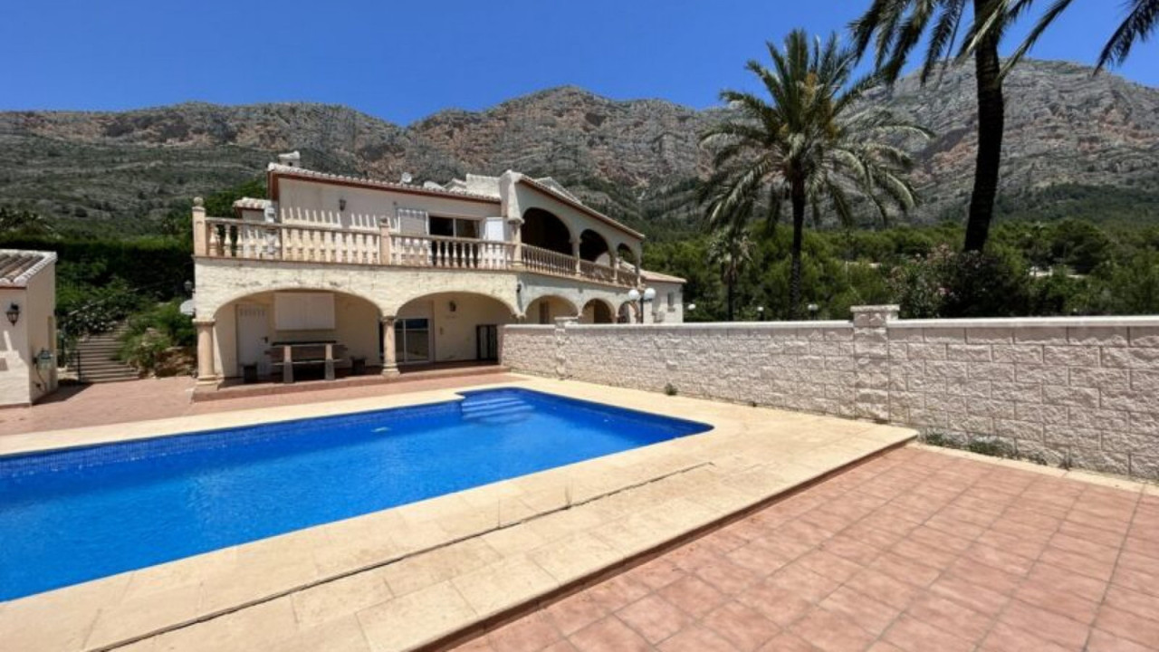 4 bedroom Villa à vendre à Javea