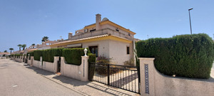 3 bedroom Villa te koop in Villamartin