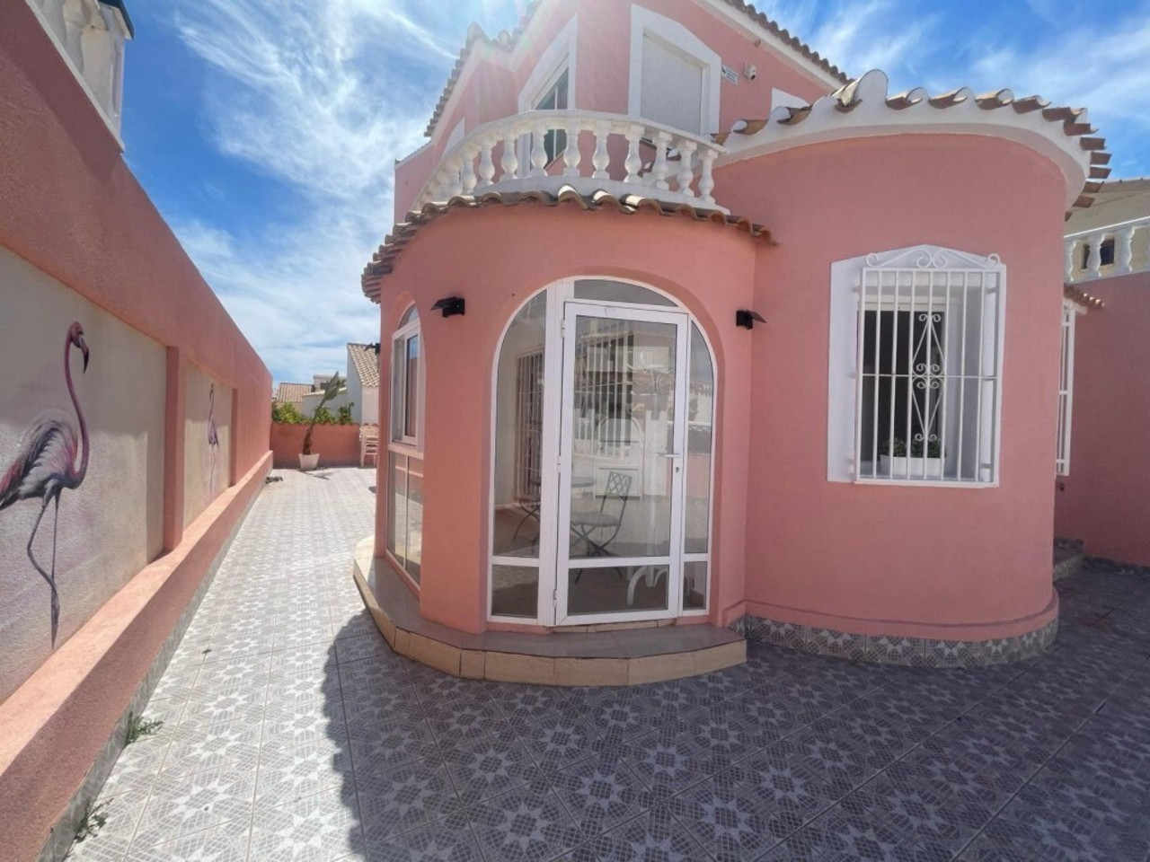 5 bedroom Villa for sale in Playa Flamenca