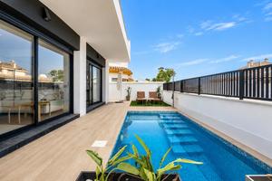 2 bedroom Villa for sale in Roldan