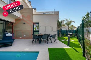 3 bedroom Villa for sale in Santa Rosalia Lake and Life Resort