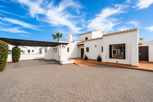 4 bedroom Villa for sale in La Tercia
