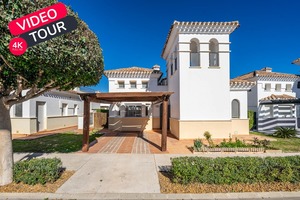2 bedroom Villa for sale in La Torre Golf Resort