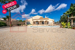 5 bedroom Villa for sale in Valle del Sol