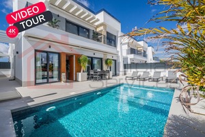 4 bedroom Villa for sale in Santa Rosalia Lake and Life Resort