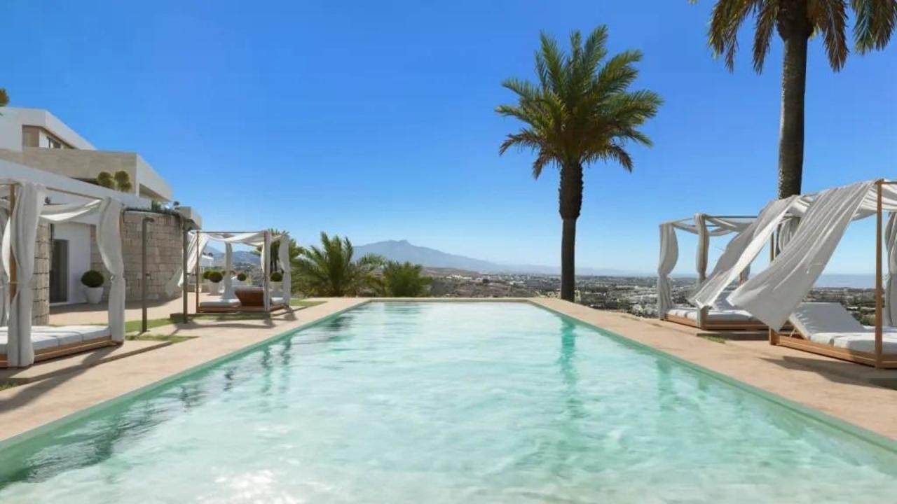 5 bedroom Apartamento se vende en Estepona 