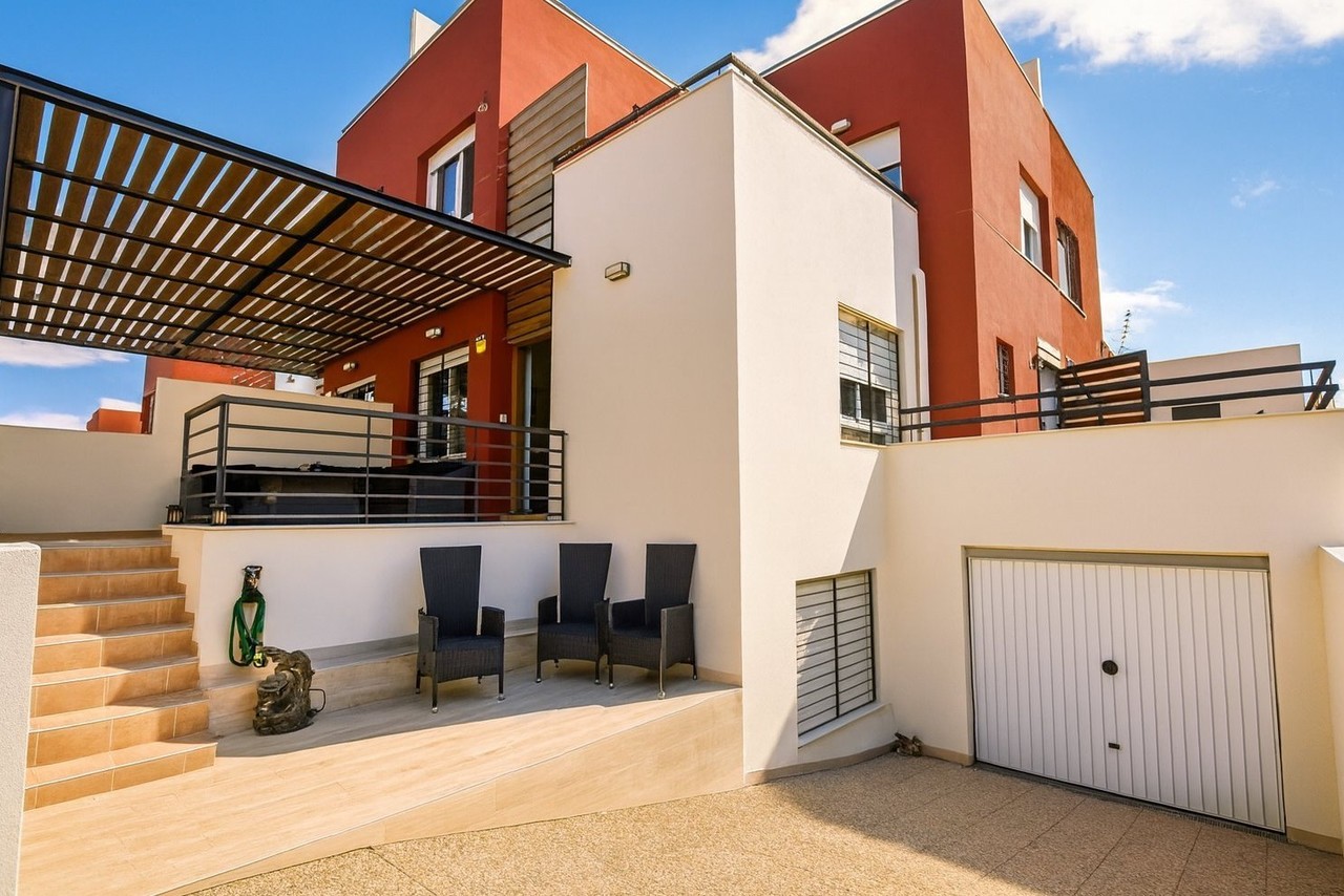 3 bedroom Villa for sale in Algorfa