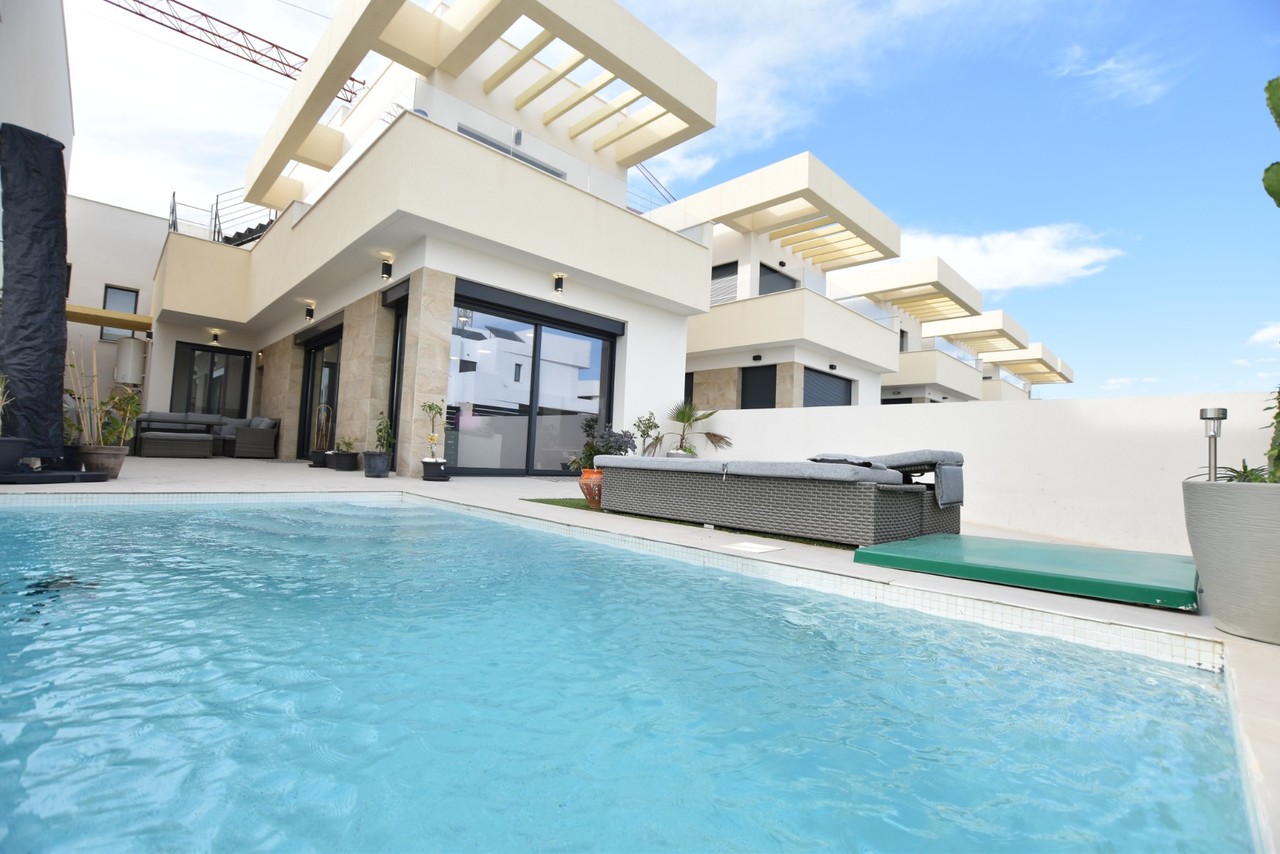 3 bedroom Villa for sale in Los Montesinos