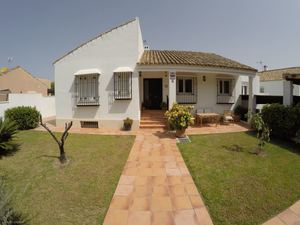 4 bedroom Villa for sale in Chiclana de la Frontera