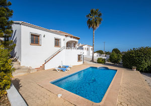Benitachell 4 Bedroom Villa for Sale with Mountain Views
