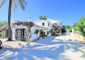 4 bedroom Finca for sale in Javea