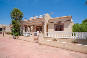3 bedroom Villa for sale in Algorfa