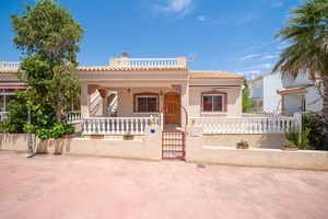 3 bedroom Villa for sale in Algorfa