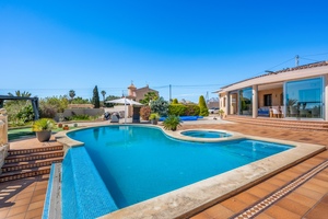 5 bedroom Finca for sale in Elche