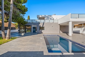 4 bedroom Villa for sale in Campoamor