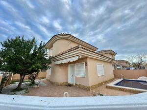3 slaapkamers Villa te koop in Torrevieja