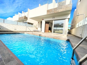 3 bedroom Villa for sale in Villamartin