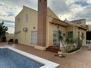 4 slaapkamers Villa te koop in Orihuela Costa