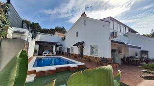 4 bedroom Villa for sale in Torrevieja