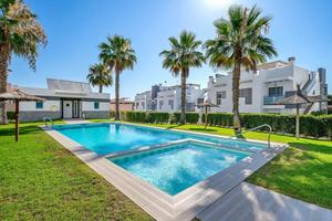 2 bedroom Penthouse for sale in Torrevieja