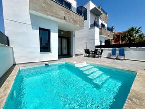 3 bedroom Villa for sale in Torrevieja