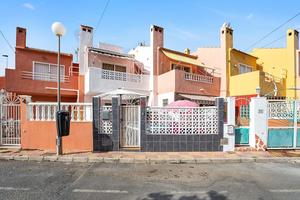 2 bedroom Townhouse for sale in Torrevieja