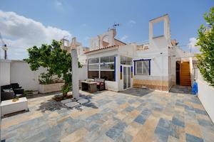 2 bedroom Townhouse for sale in Torrevieja