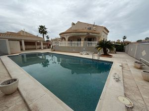 5 slaapkamers Villa te koop in Playa Flamenca