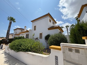 3 bedroom Villa for sale in Villamartin