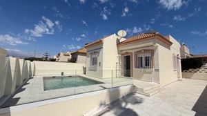 2 bedroom Villa for sale in Torrevieja