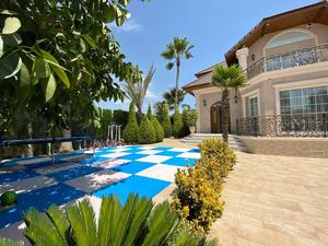 5 bedroom Villa for sale in Benijofar
