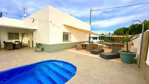 4 slaapkamers Villa te koop in Pilar de la Horadada